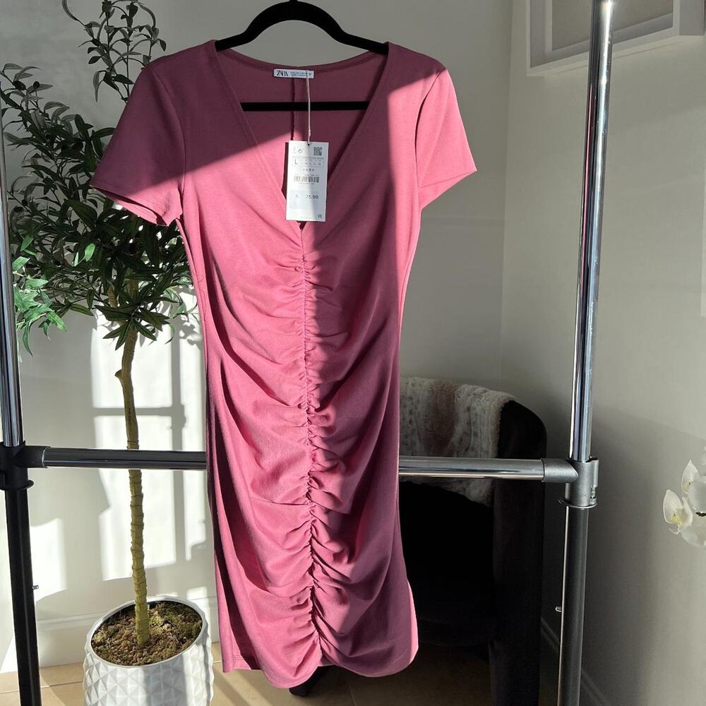 Flattering Rosey-Plume Stretch Dress